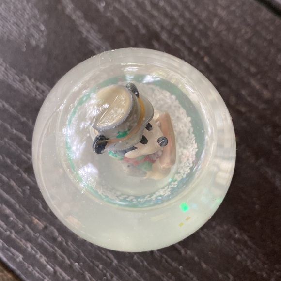 🎄Disney Mickey Mouse Holiday Mini snow Globe - Picture 5 of 7